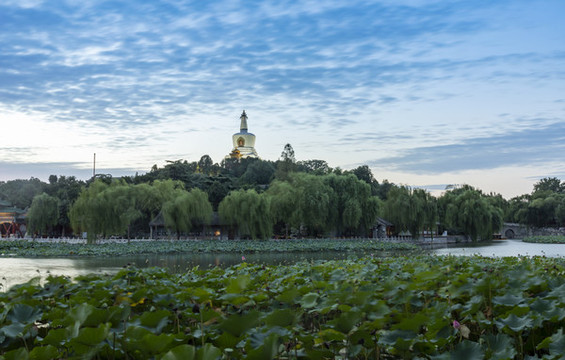 中國(guó)北京北海公園夜景風(fēng)光