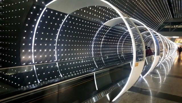 機場大廳自動平面扶梯