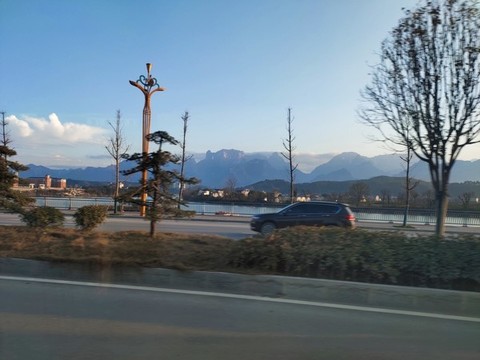 遙望天門山