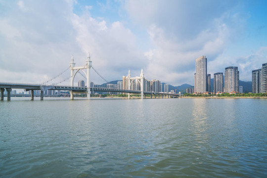 珠海白石大橋和城市建筑天際線