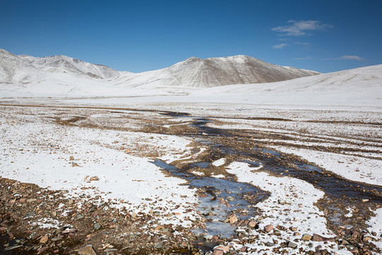 中國(guó)青海高原的雪山風(fēng)光