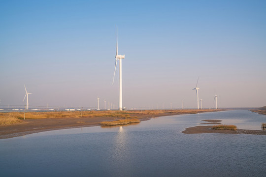 海上風(fēng)力發(fā)電和太陽能發(fā)電