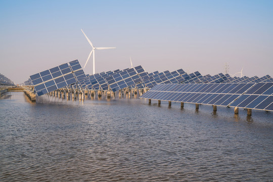 海上風(fēng)力發(fā)電和太陽能發(fā)電