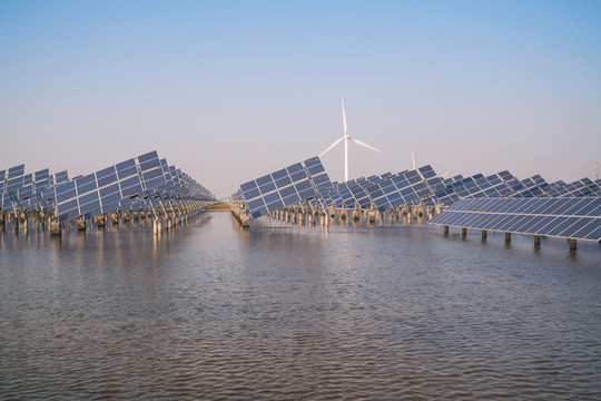 海上風(fēng)力發(fā)電和太陽能發(fā)電