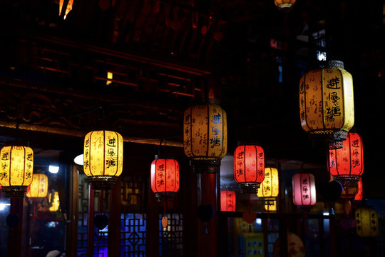 古城街燈