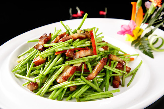 蘆蒿炒臘肉