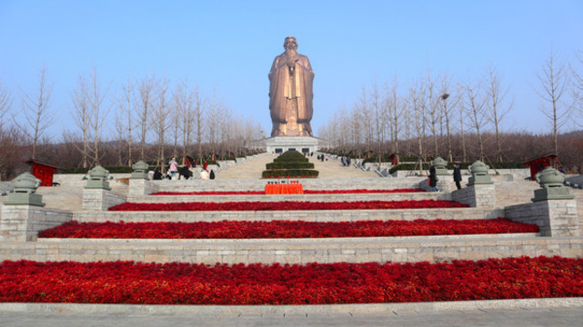 孔子雕像