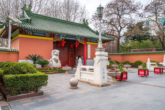 交通大學(xué)校門