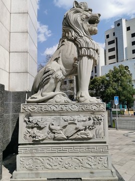 石獅子雕塑側(cè)立面