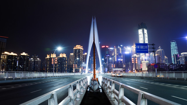 重慶千廝門(mén)大橋夜景