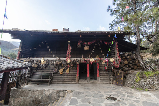 東巴谷傈僳山寨