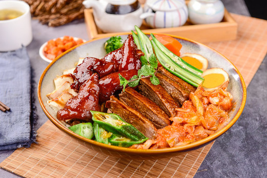 鹵鵝拼豬手飯