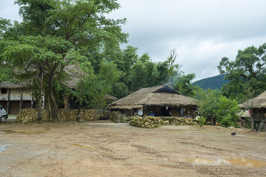 翁丁村