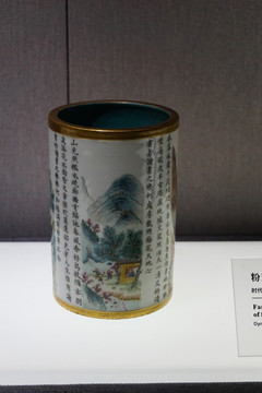 瓷器描金粉彩筆筒