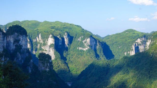 遠(yuǎn)山
