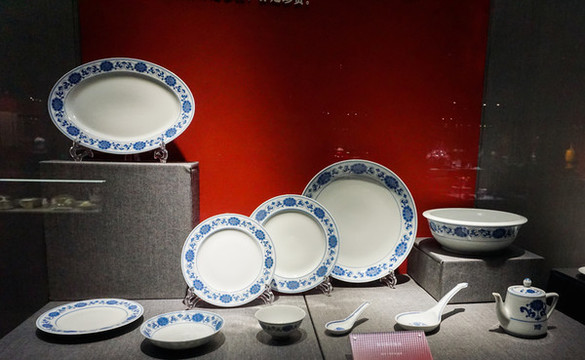 瓷器現(xiàn)代瓷餐具