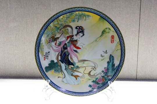瓷器現(xiàn)代瓷十二金釵