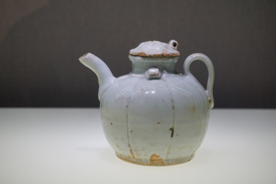 陶瓷元代青白釉執(zhí)壺
