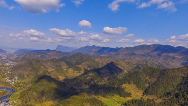 山春航拍圖