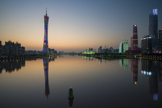夕陽下的小蠻腰
