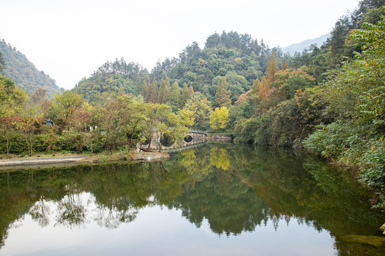 武當(dāng)山逍遙谷湖景