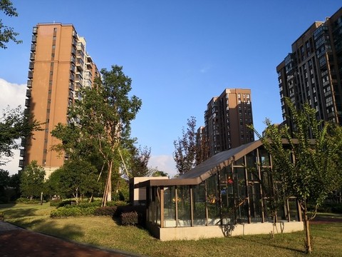 小區(qū)內(nèi)景