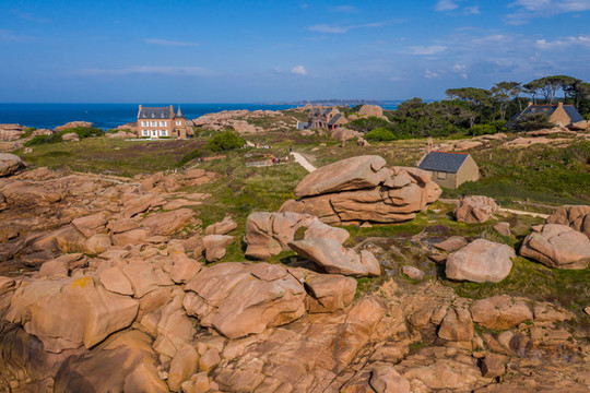 法國(guó)布列塔尼玫瑰海岸航拍風(fēng)景
