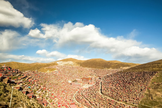 中國(guó)川西色達(dá)五明佛學(xué)院旅游風(fēng)光