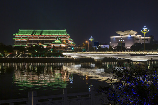 南昌市圖書(shū)館夜景