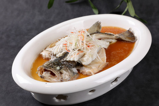 清蒸鱸魚