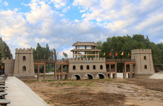 中國甘肅嘉峪關(guān)懸壁長城水門
