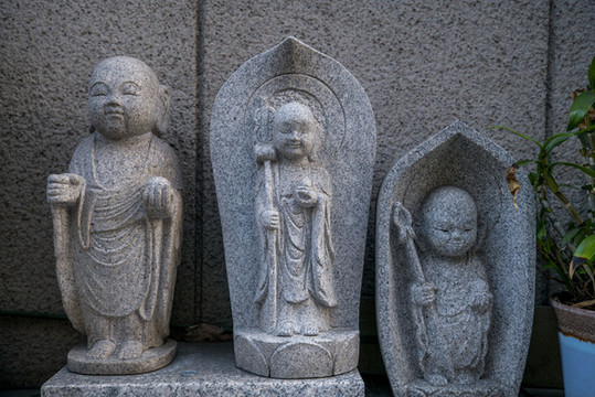 日本街頭傳統(tǒng)佛教佛像雕刻