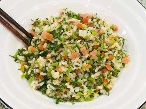 青菜火腿腸炒飯