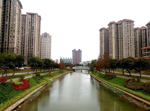 河流兩岸小區(qū)建筑