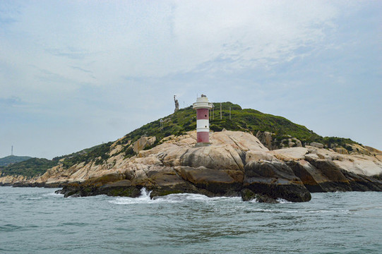 東極島燈塔財(cái)伯公雕像