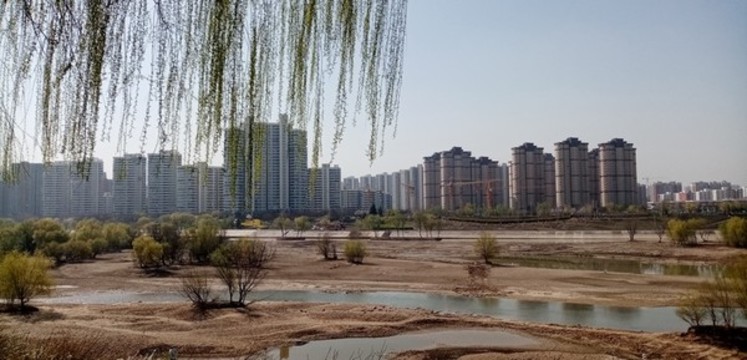 西安灞河邊