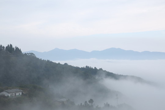 縣河馬鞍山云霧二