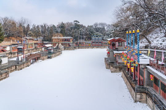 北京冬季雪后的頤和園蘇州街建筑