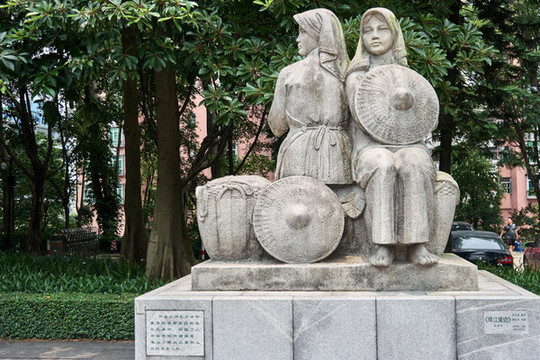 勞動婦女雕像