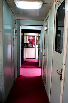 綠皮火車內(nèi)部裝飾