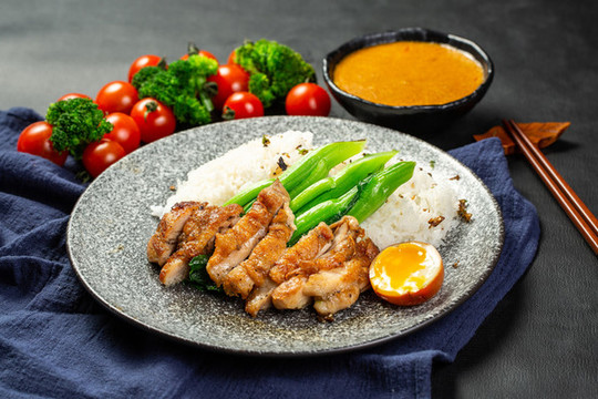 炭燒雞扒溏心蛋飯