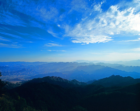 連綿群山