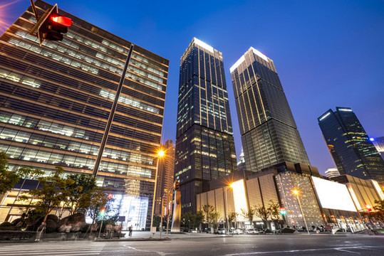上海金融區(qū)辦公樓夜景