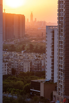 城市夕陽(yáng)剪影