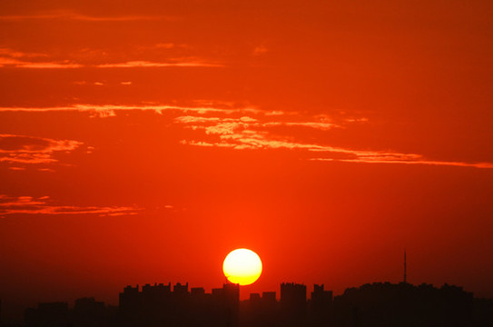 城市日出