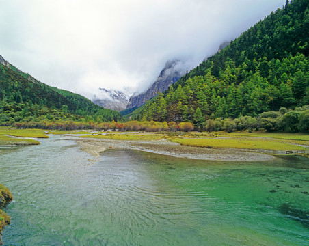 河流