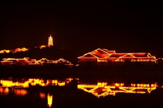 生態(tài)公園夜景