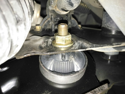 私家車底盤搖臂