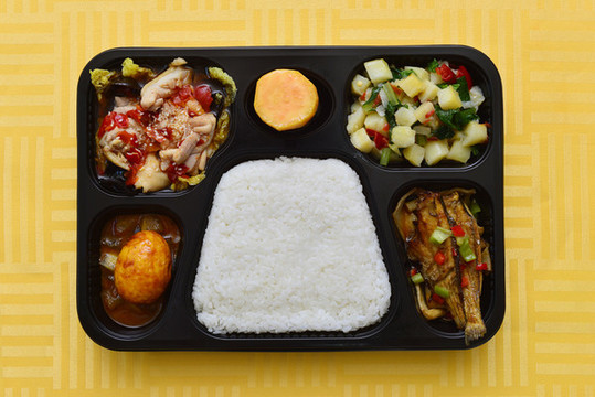 營養(yǎng)健康外賣盒飯