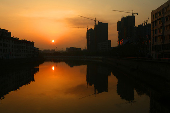 西關(guān)夜景